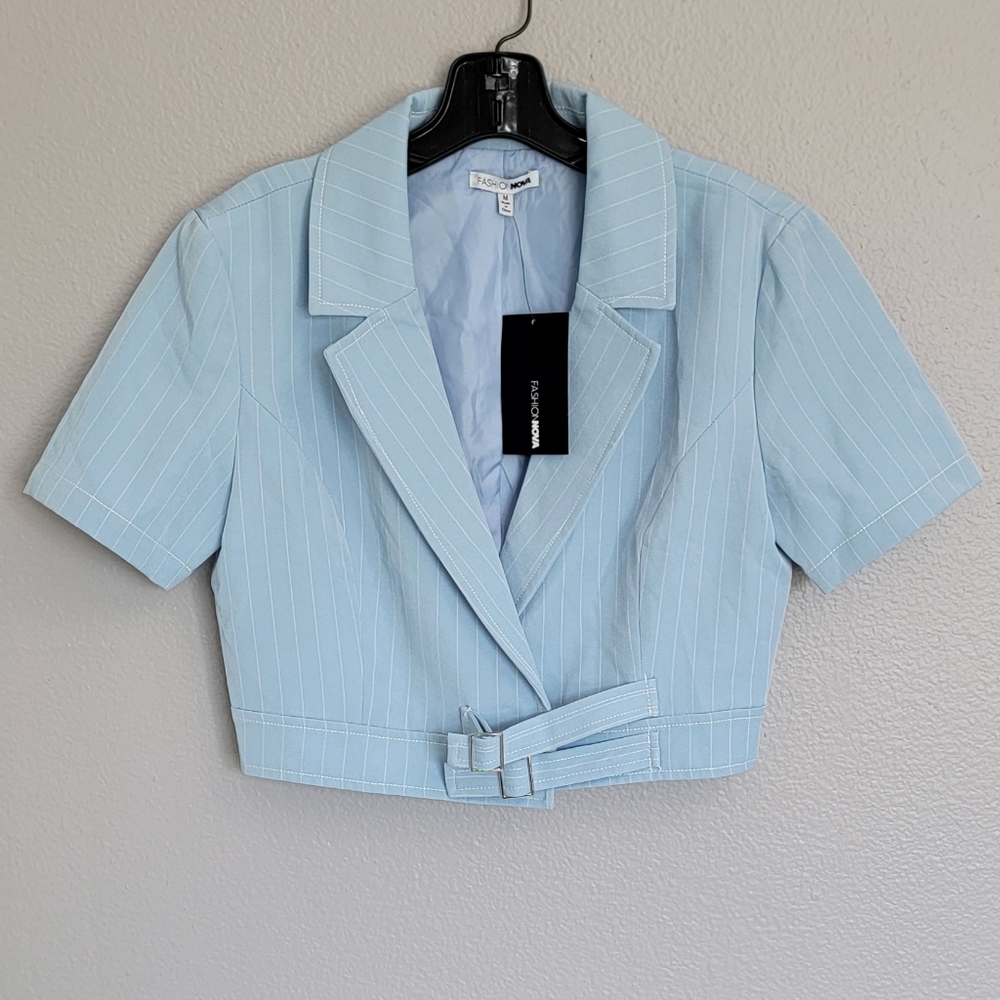 Fashion Nova Light Blue Suit Blazer  Top/ M.